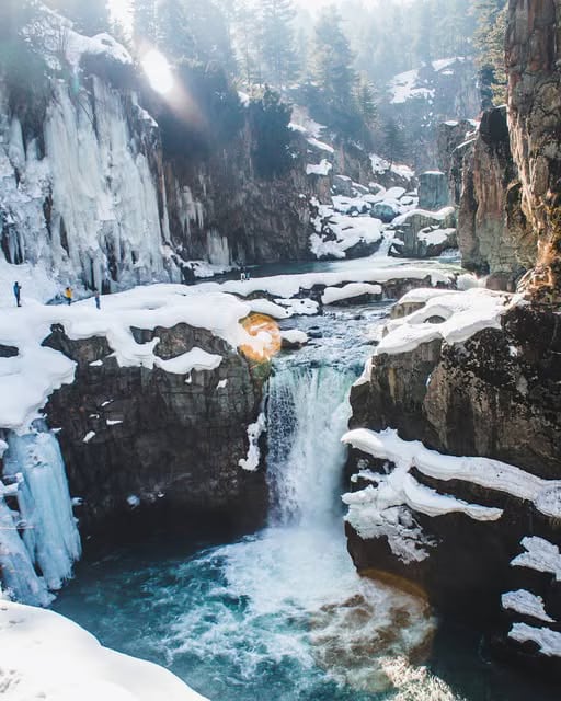 Water and winter light in the Aharbal gorge.